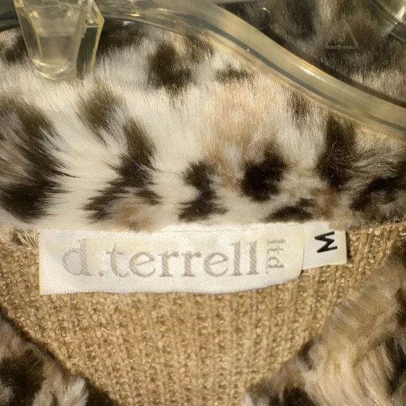 D Terrell sweater size medium - Picture 6 of 6